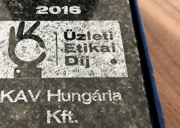 KAV-Hungária-Alumínium-nyílászáró-gyártás-üzleti-etikai-díj-2016