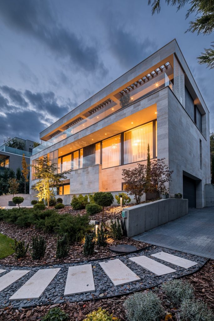 aluminium bejárati ajtó