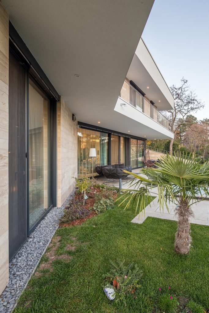 aluminium bejárati ajtó